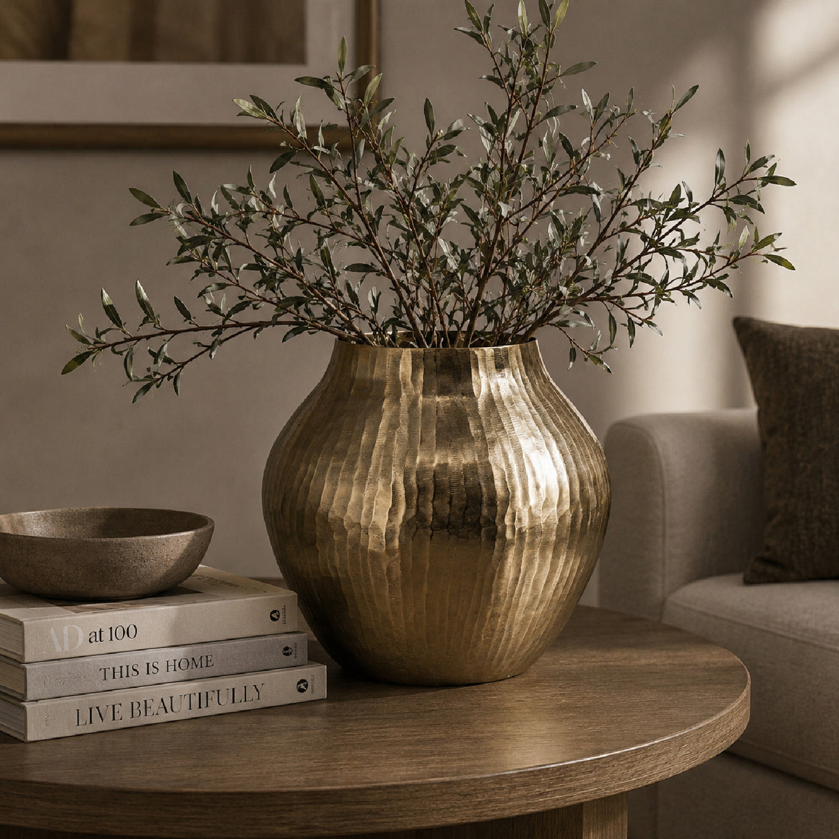Modern Curved Gold Metal Hammered Vase | OROA