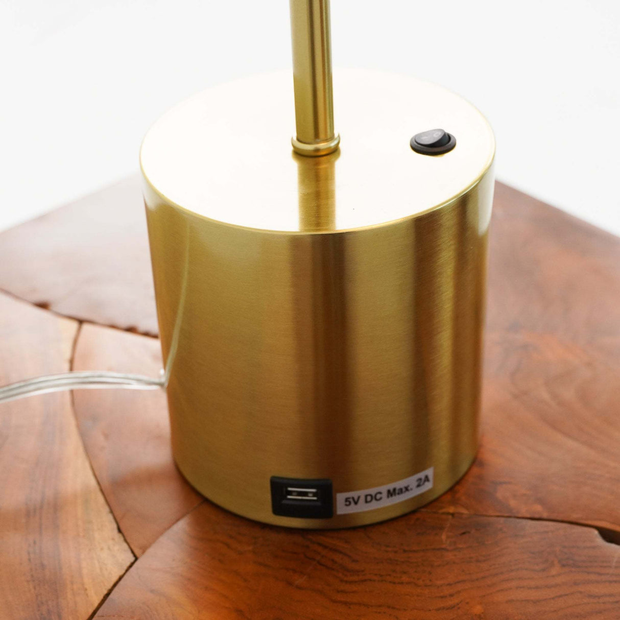 Ethereal Brass Metal Table Lamp | OROA