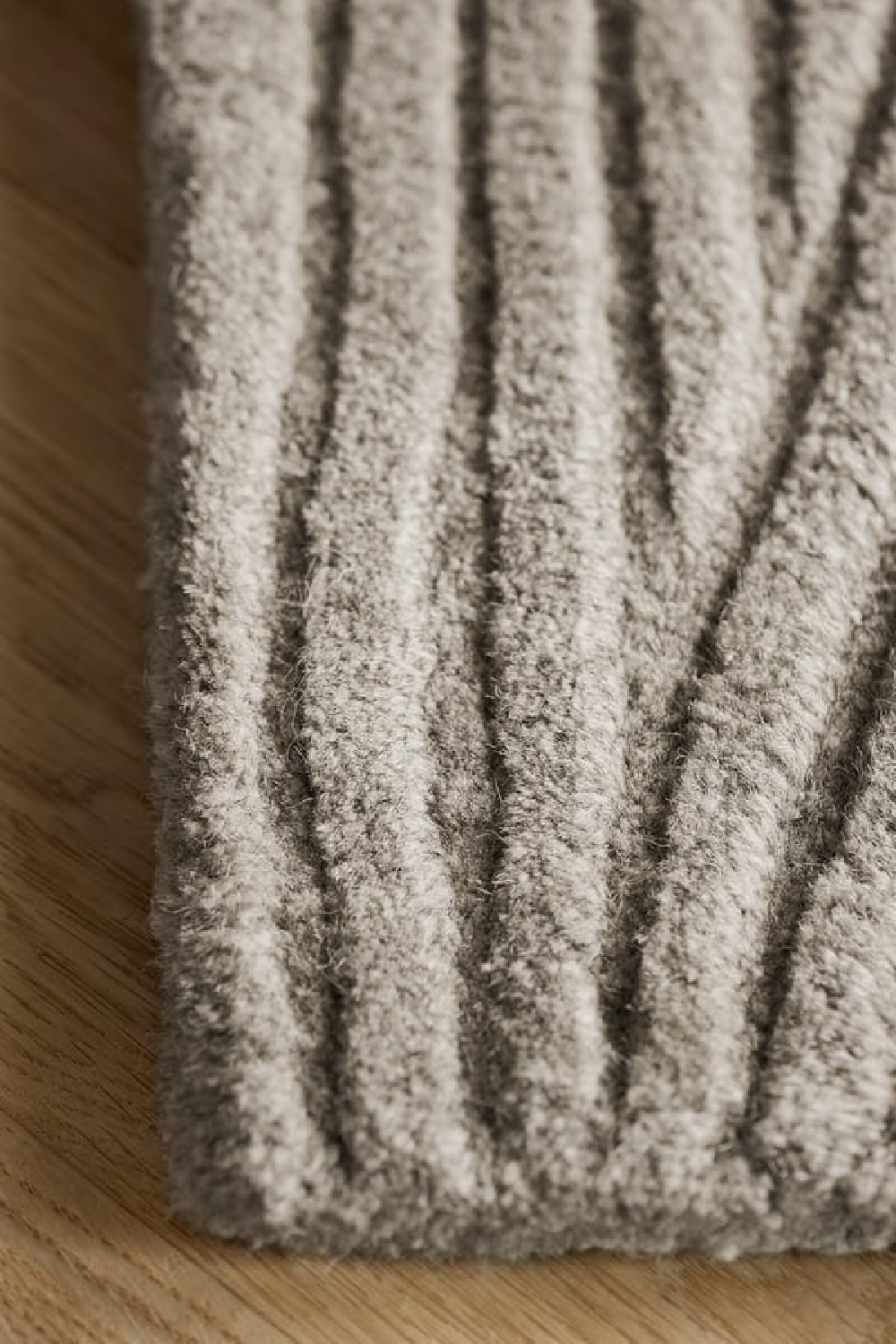 Rounded Textured Wool Rug | Bolia Zen | Oroa.com