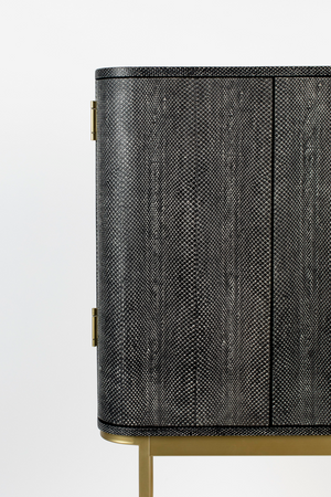 2-Door Mirrored Wine Cabinet | Bold Monkey Ava Morgana | Oroa.com