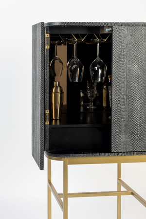 2-Door Mirrored Wine Cabinet | Bold Monkey Ava Morgana | Oroa.com