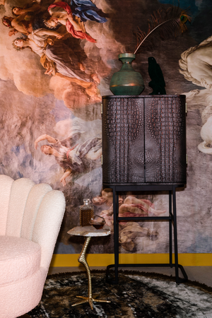 2-Door Mirrored Wine Cabinet | Bold Monkey Ava Morgana | Oroa.com