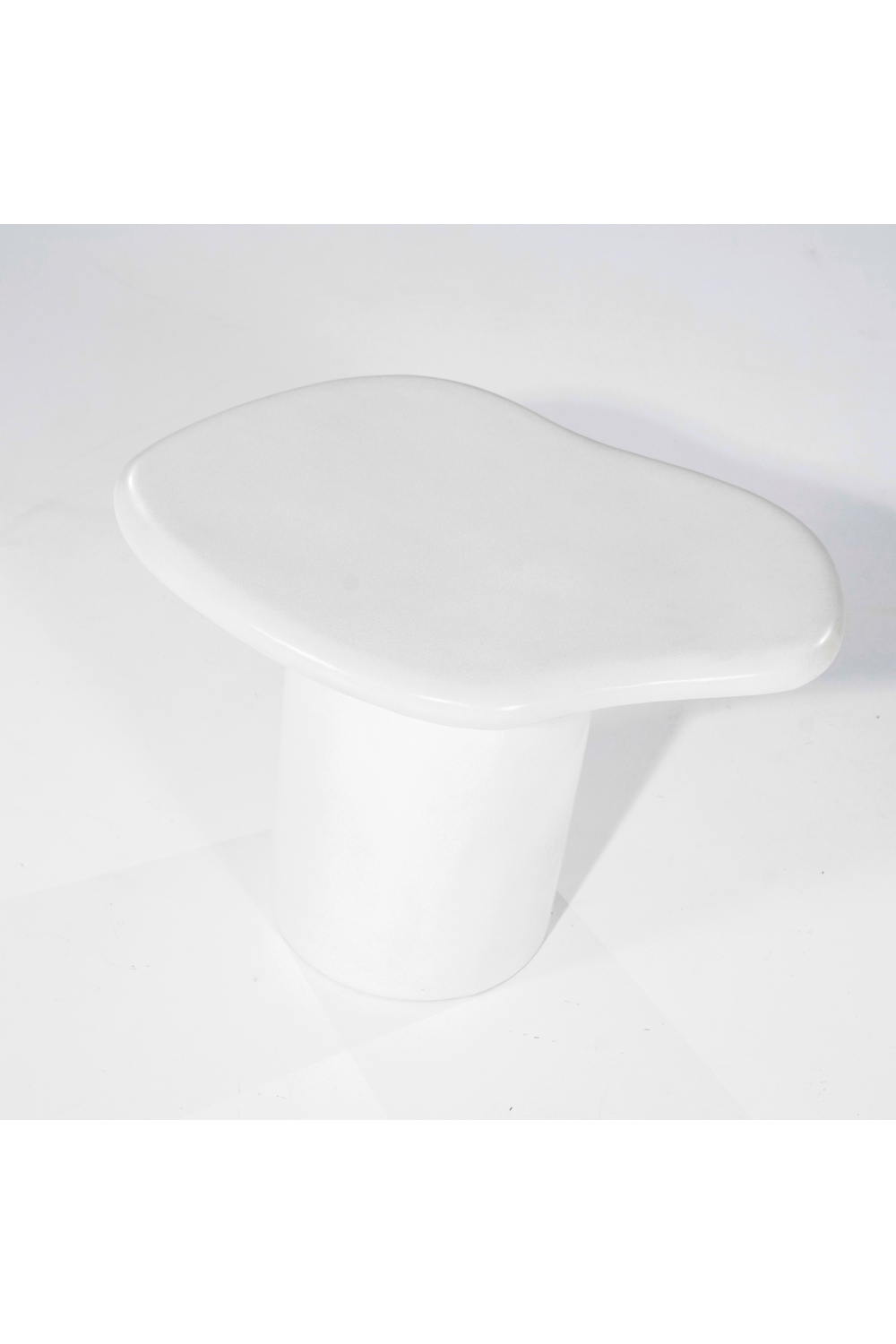 White Organic Side Table | By-Boo Seki | OROA.com