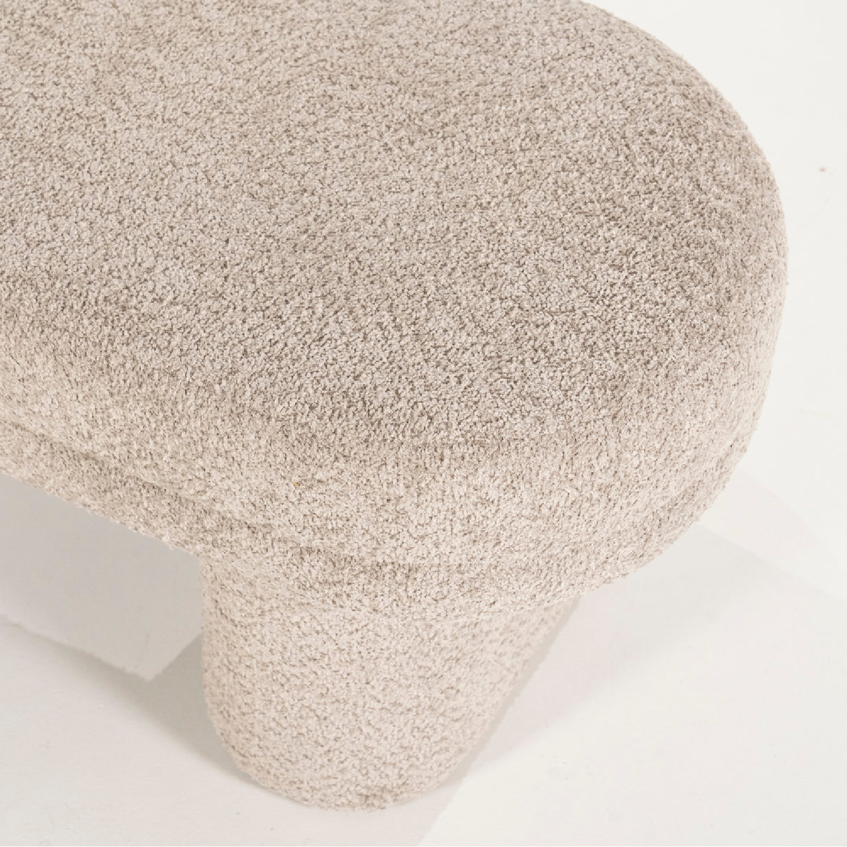   Upholstered Oval Bench | Oroa.com