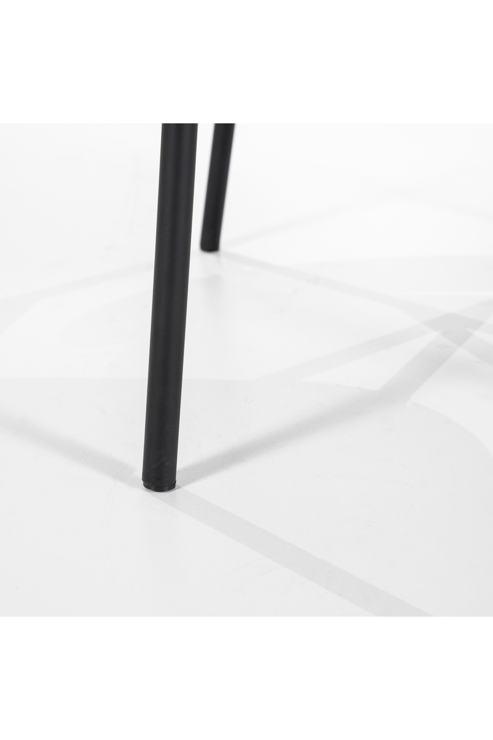 Modern Minimalist Lounge Chair | By-Boo Jari | OROA.com