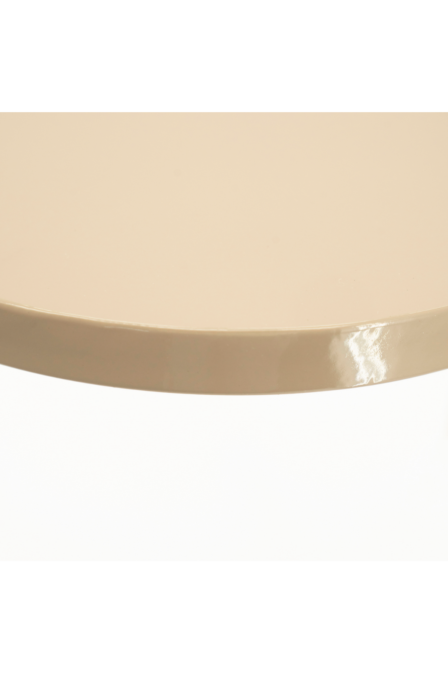 Edge of table top with glossy finish