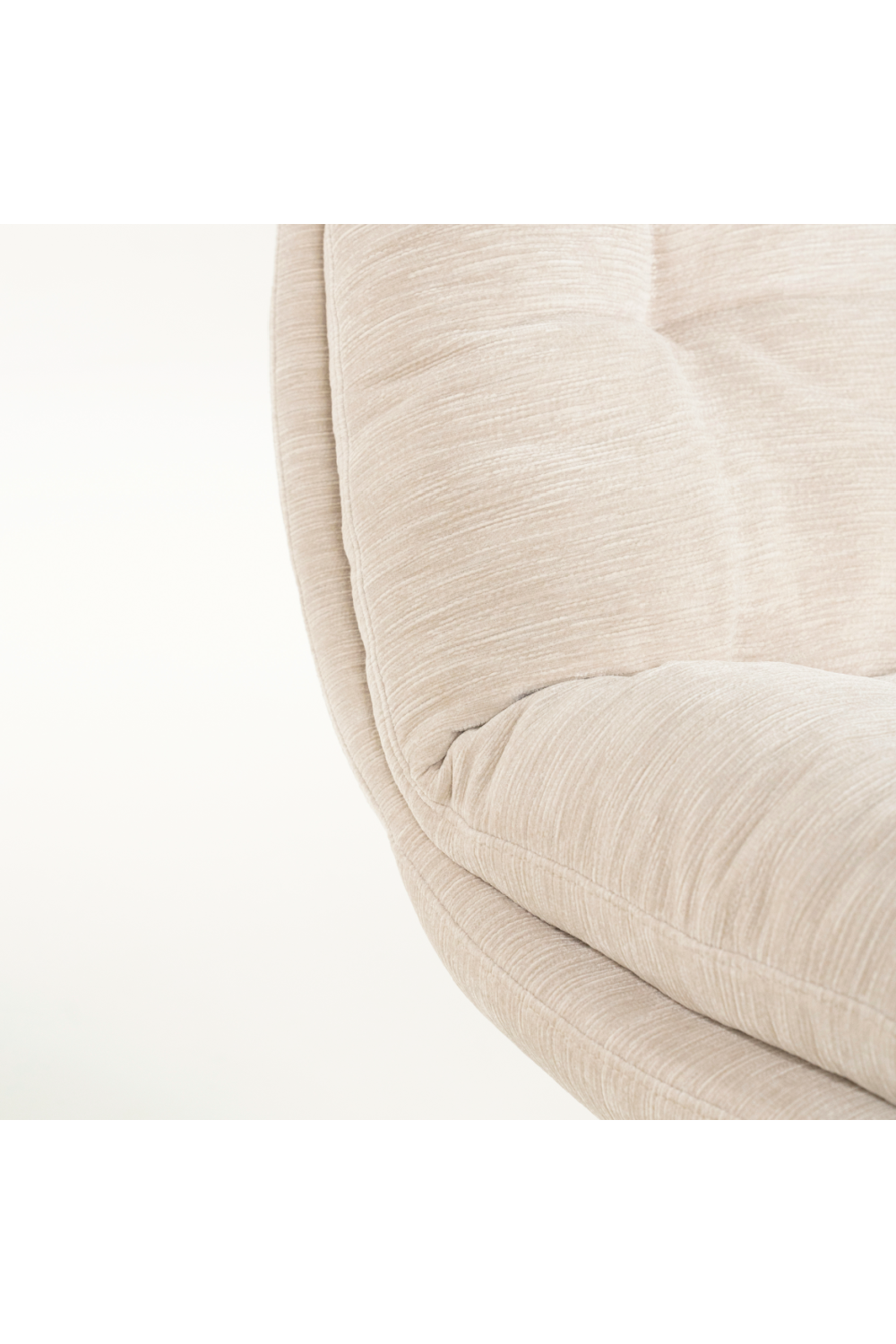 Padded Swivel Lounge Chair | By-Boo Tromba | Oroa.com