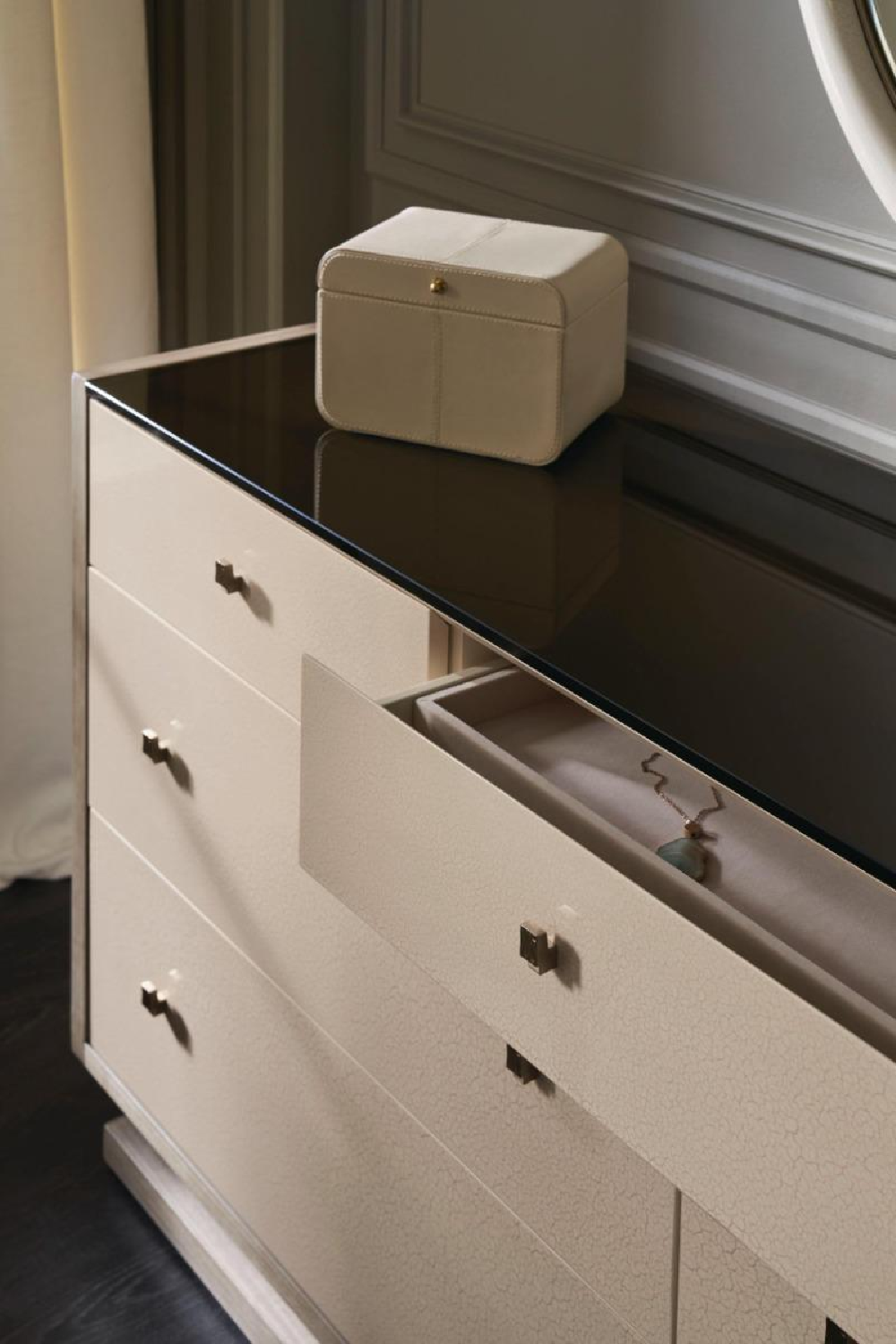 White 7-Drawer Dresser | Caracole Calypso | Oroa.com