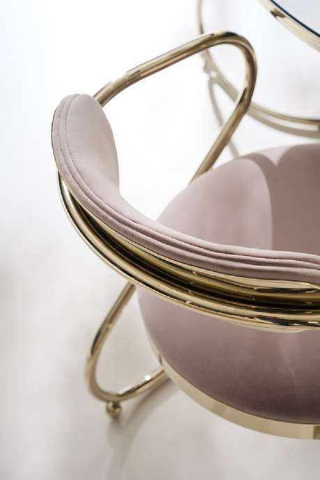 Wavy Cantilevered Dining Chair | Caracole Retrospect | Oroa.com