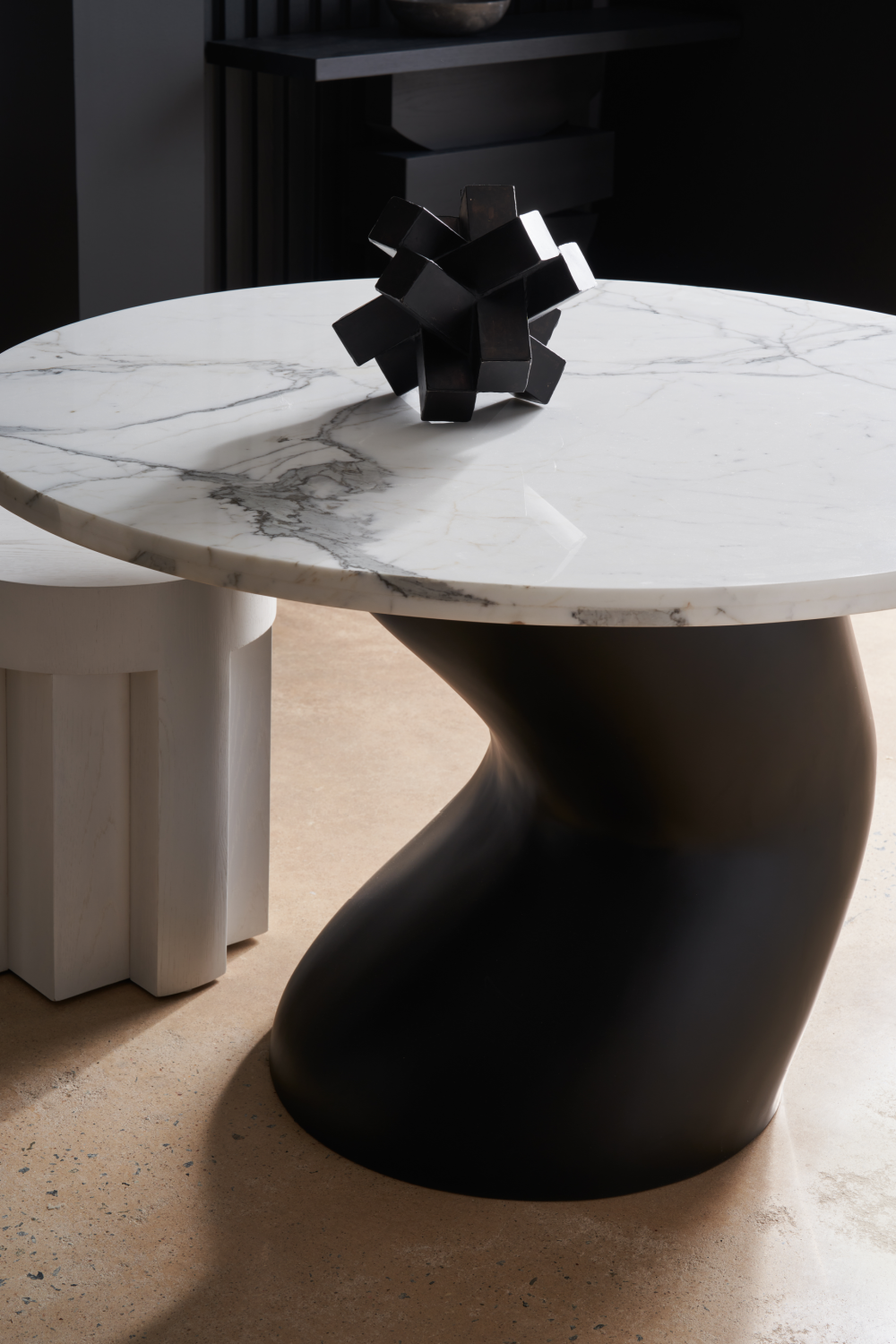Wavy Black Base Dining Table | Caracole Jose | Oroa.com