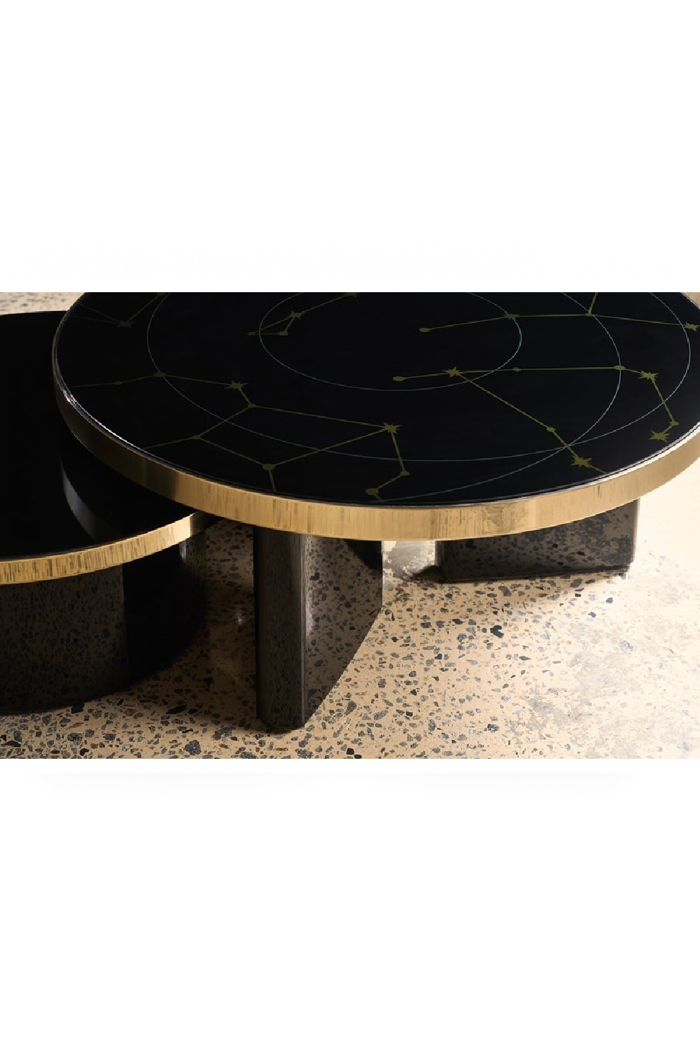 Black Round Coffee Table | Caracole Umbra | Oroa.com