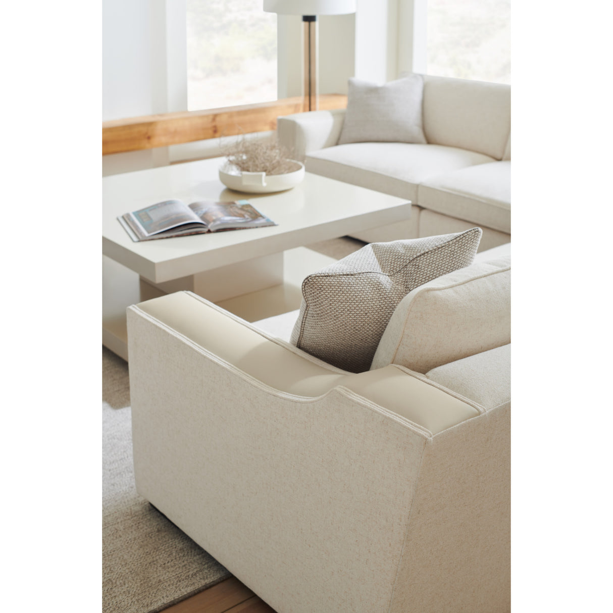   Cream Left-Armed Sectional Chair | Oroa.com