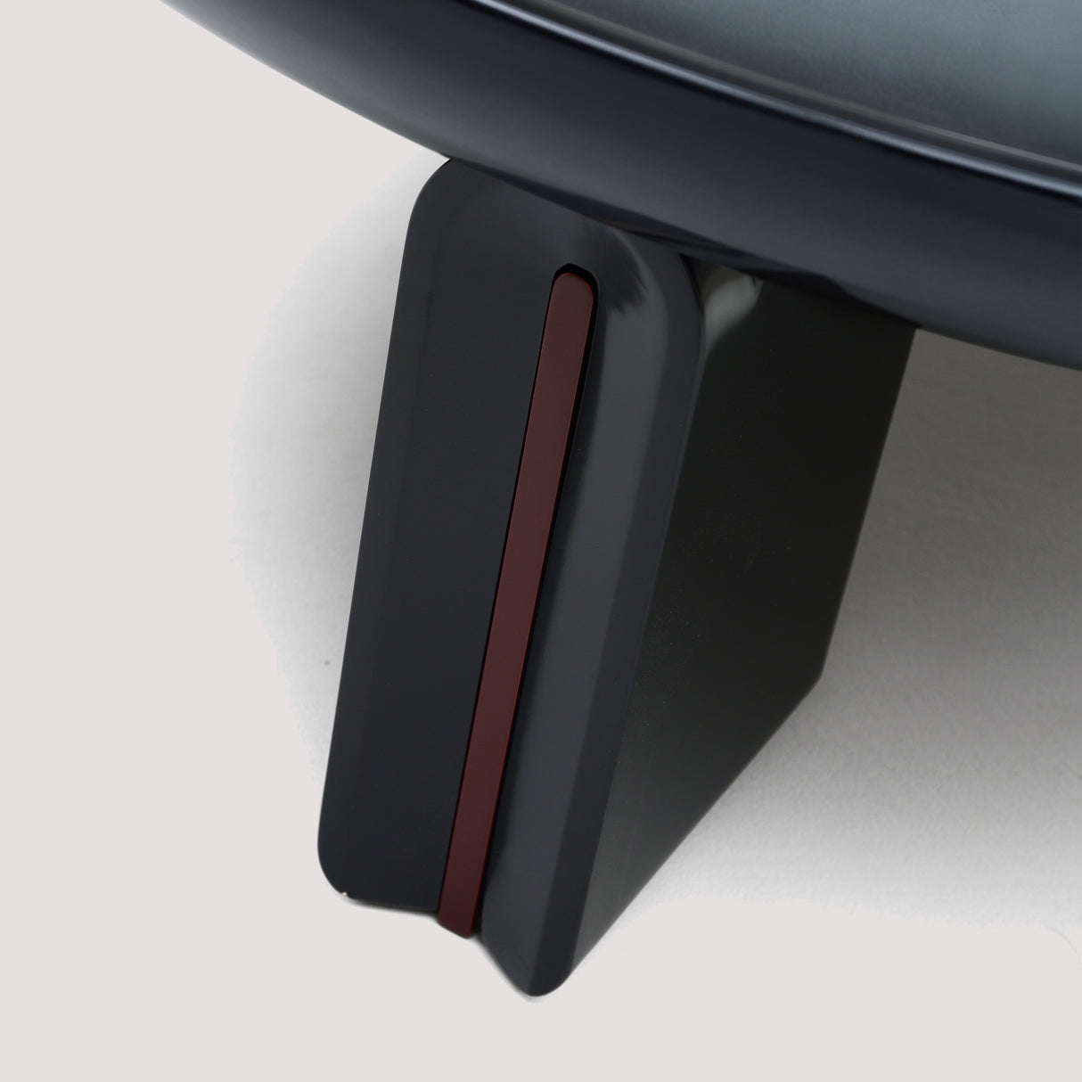 Two-Tone Round Coffee Table | OROA