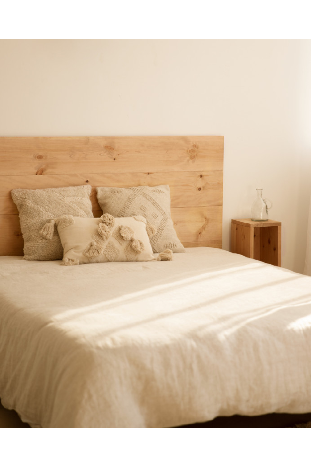 Straight-Cut Pine Wood Headboard | Decowood Flanders | Oroa.com