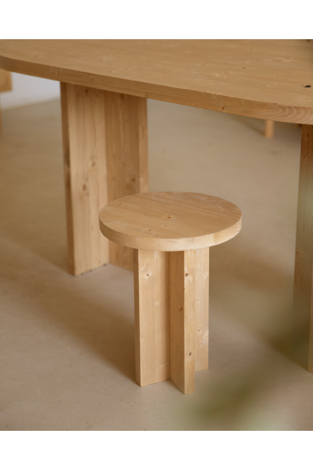 Round Solid Wood Stool | Decowood Tokyo | Oroa.com