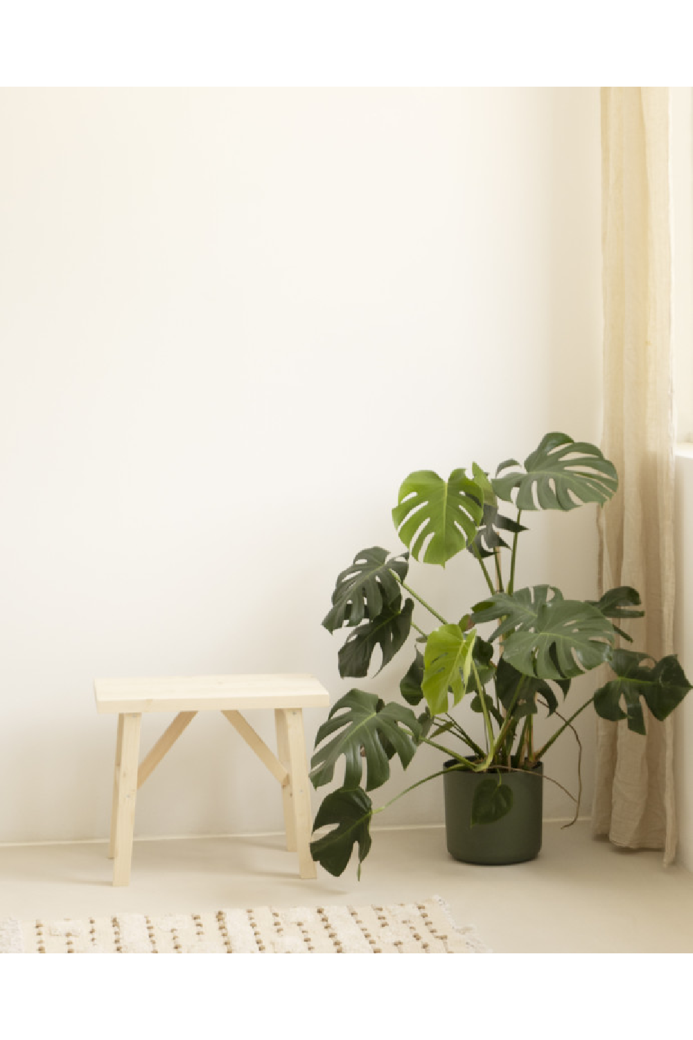 Scandinavian Wooden Stool | Decowood Siep | OROA.com