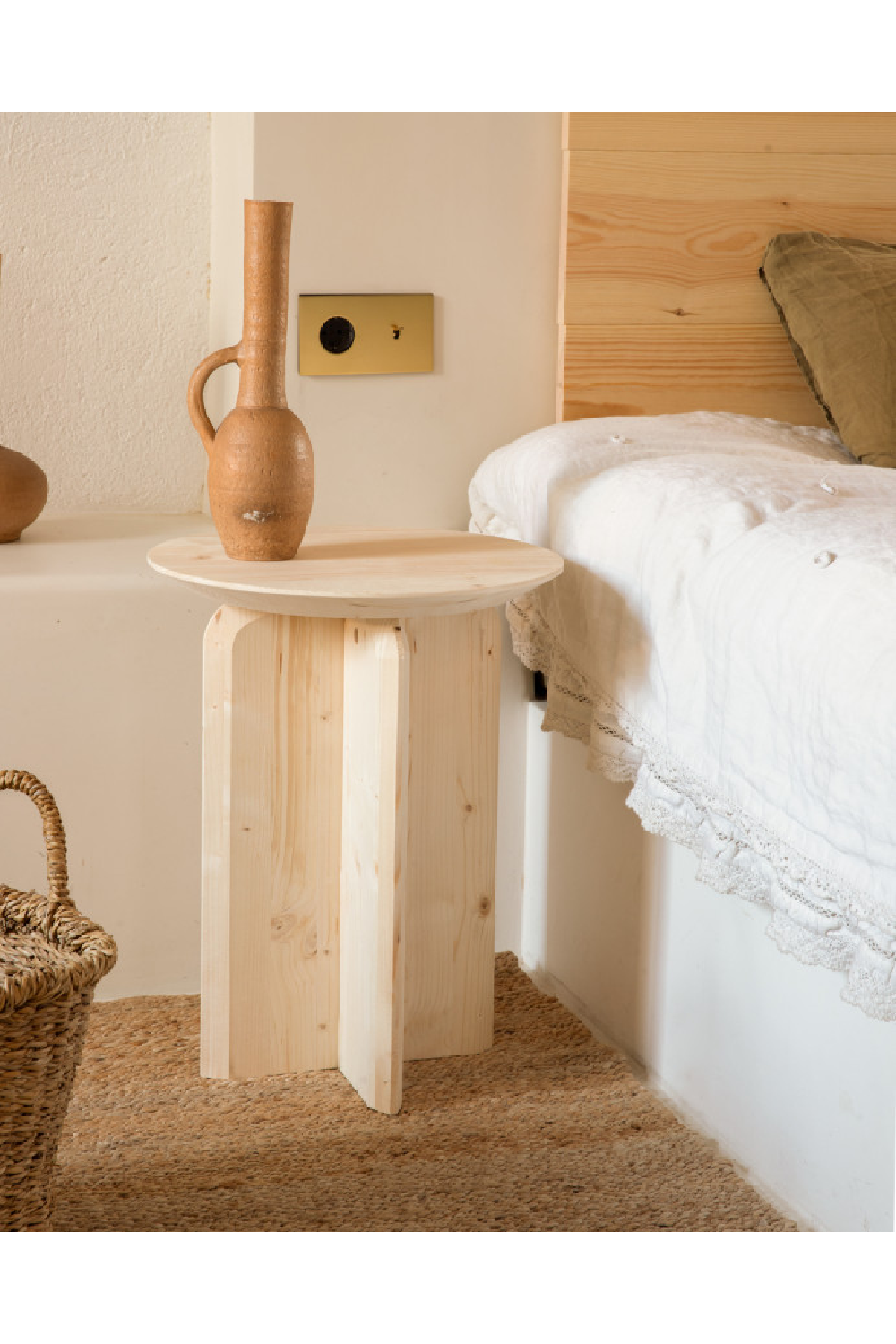 Round Solid Wood Side Table | Decowood Bloom | Oroa.com