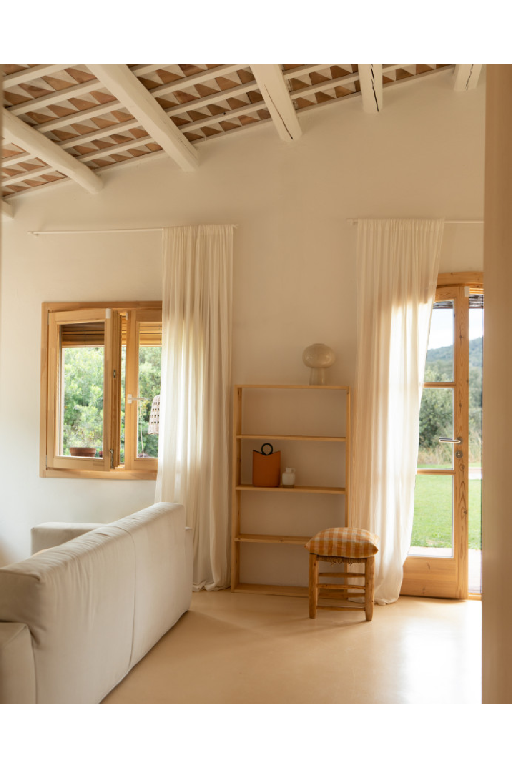 Spruce Wood Nordic Shelf | Decowood Saura | OROA.com