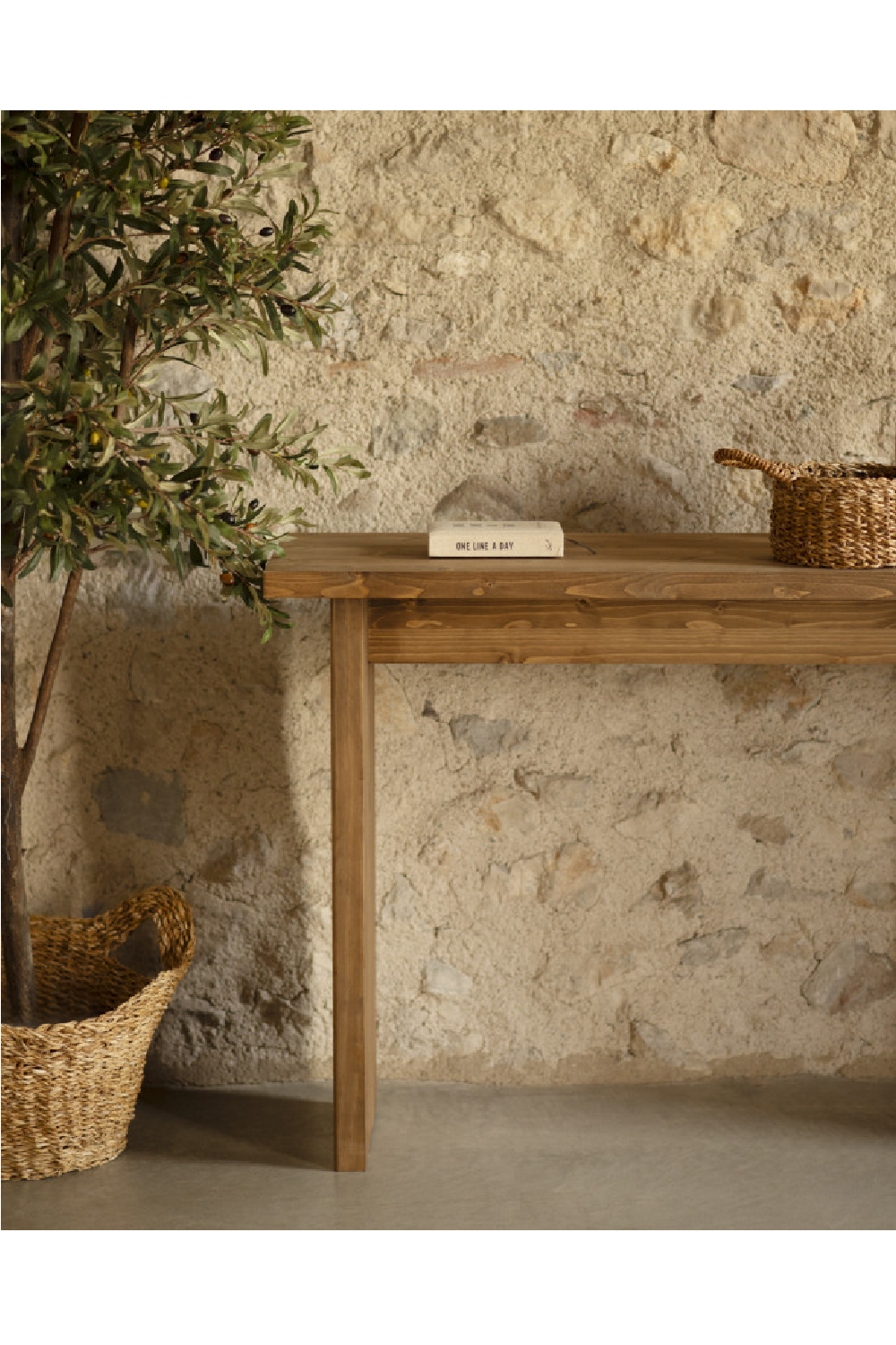 Fluted Legs Console Table | Decowood Bali | Oroa.com