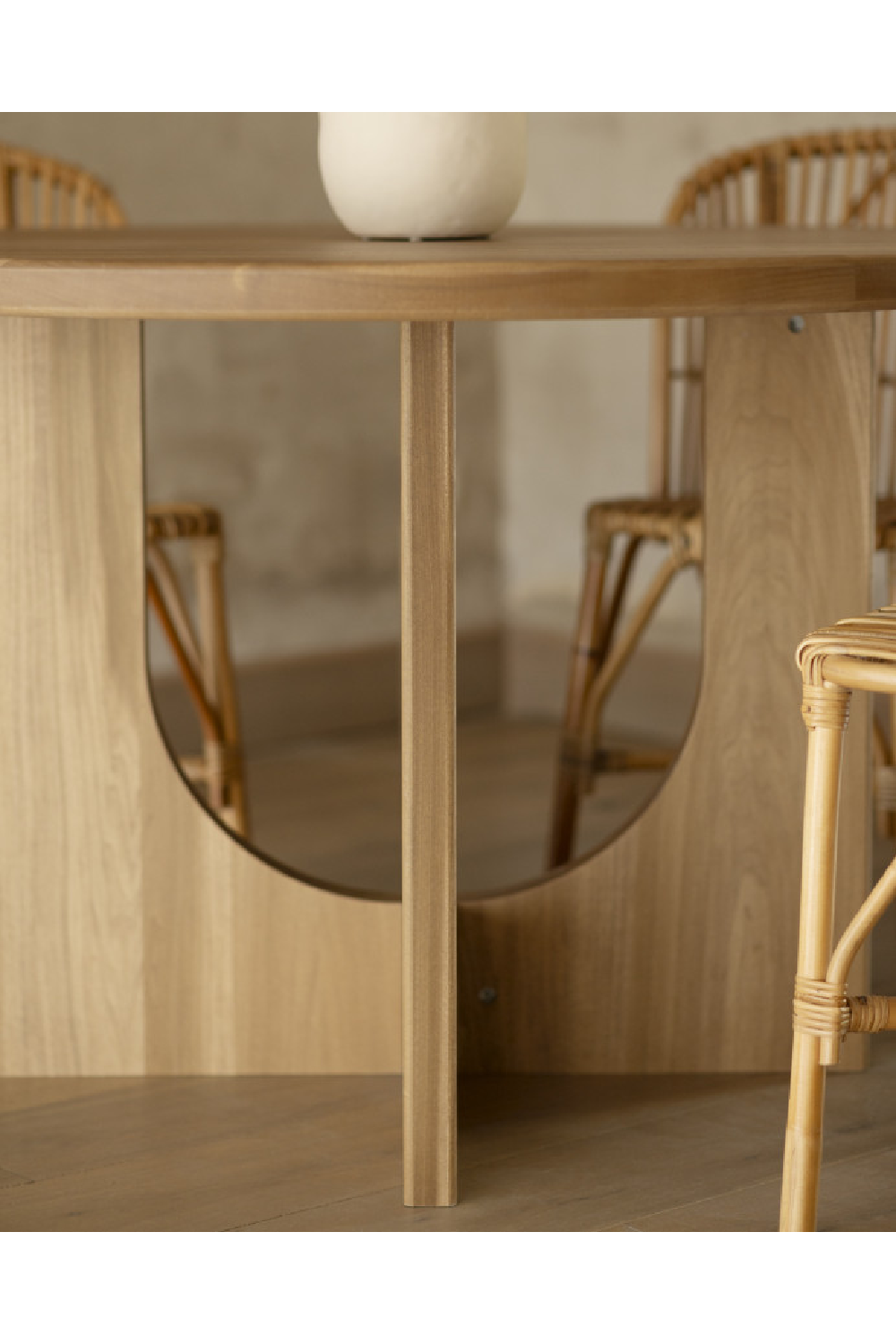 Varnished Poplar Round Dining Table | Decowood Lua | Oroa.com