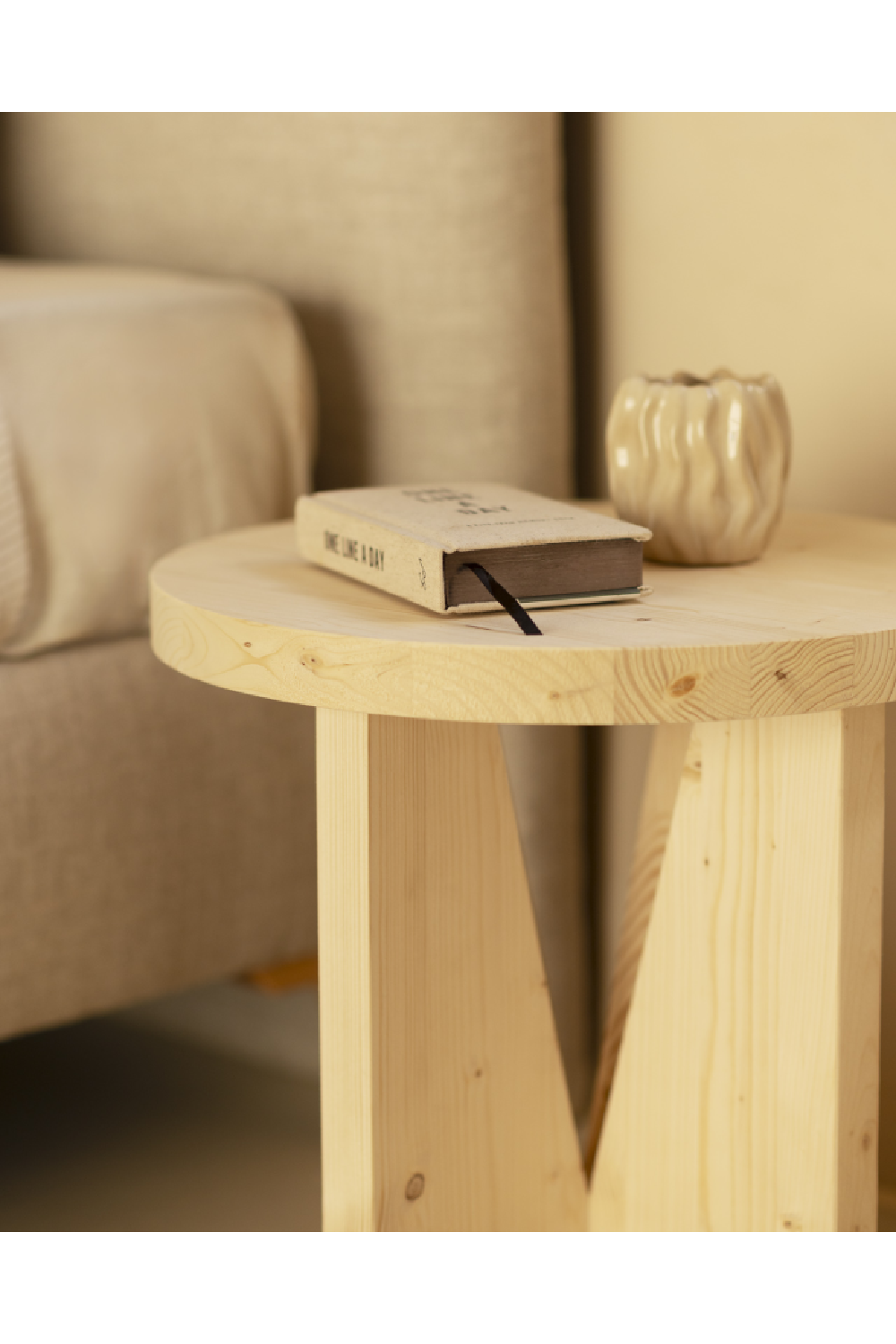 Round Nordic Nightstand | Decowood Vega | OROA.com