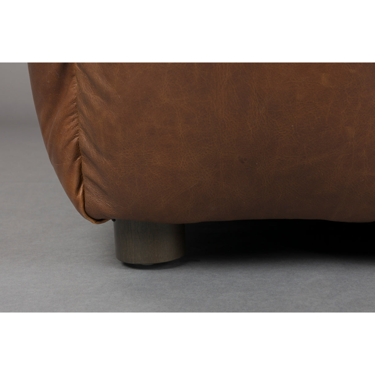   Tufted Leather Ottoman | Oroa.com