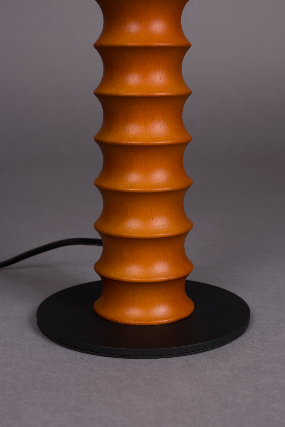 Ribbed Oak Table Lamp | Dutchbone Horace | Oroa.com