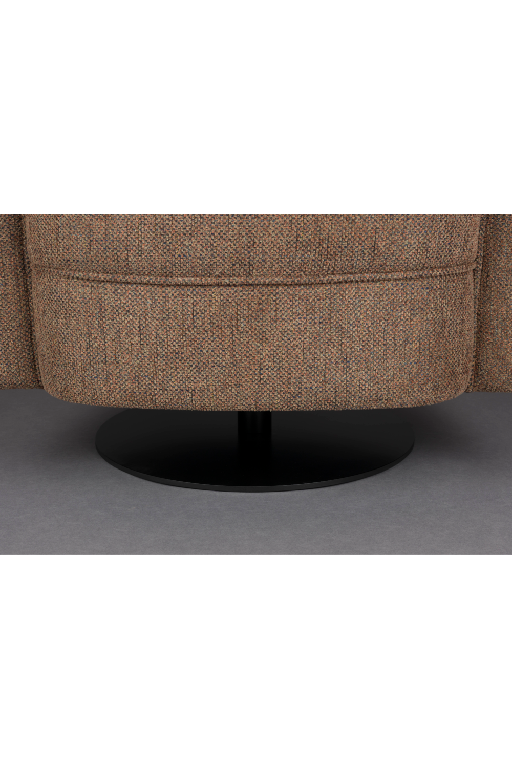 Curved Swivel Lounge Chair | Dutchbone Flower | Oroa.com