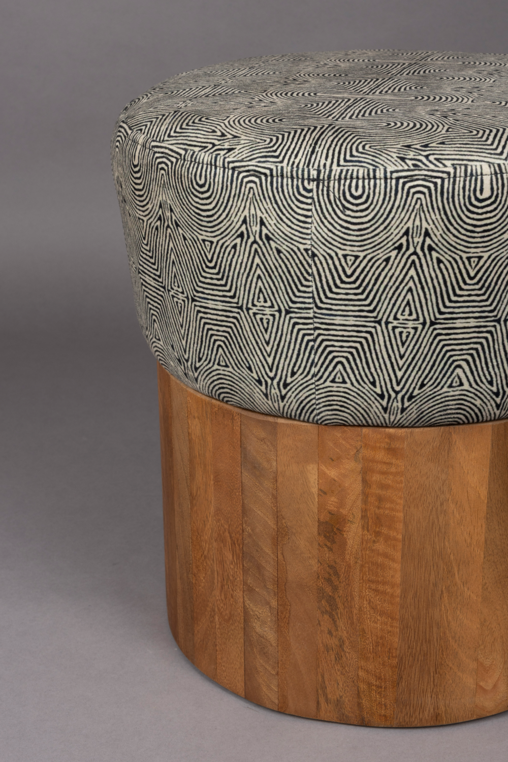 Graphic Print Stool | Dutchbone Fragment | OROA.com