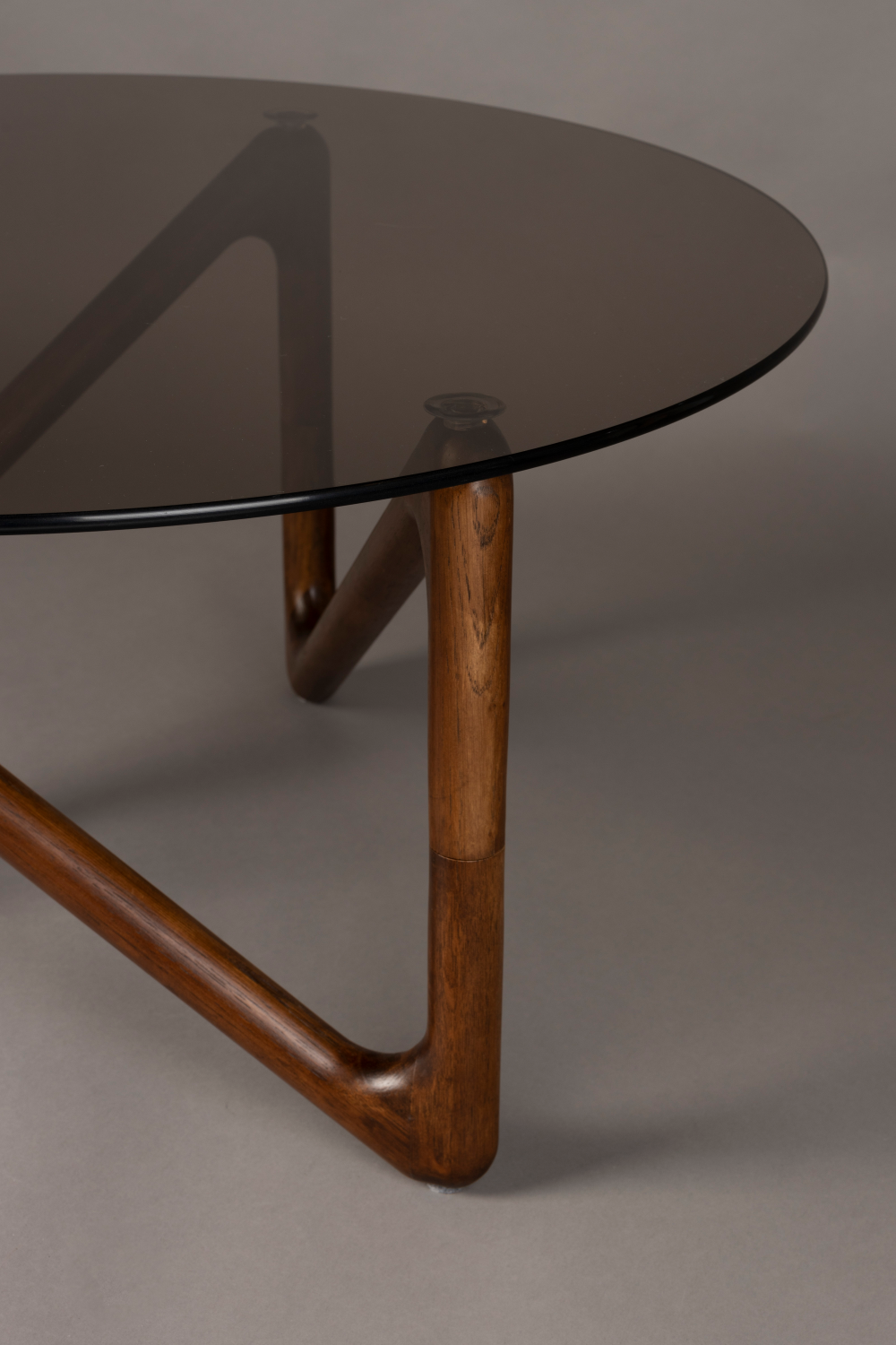 Round Glass Retro Coffee Table | Dutchbone Naia | OROA.com