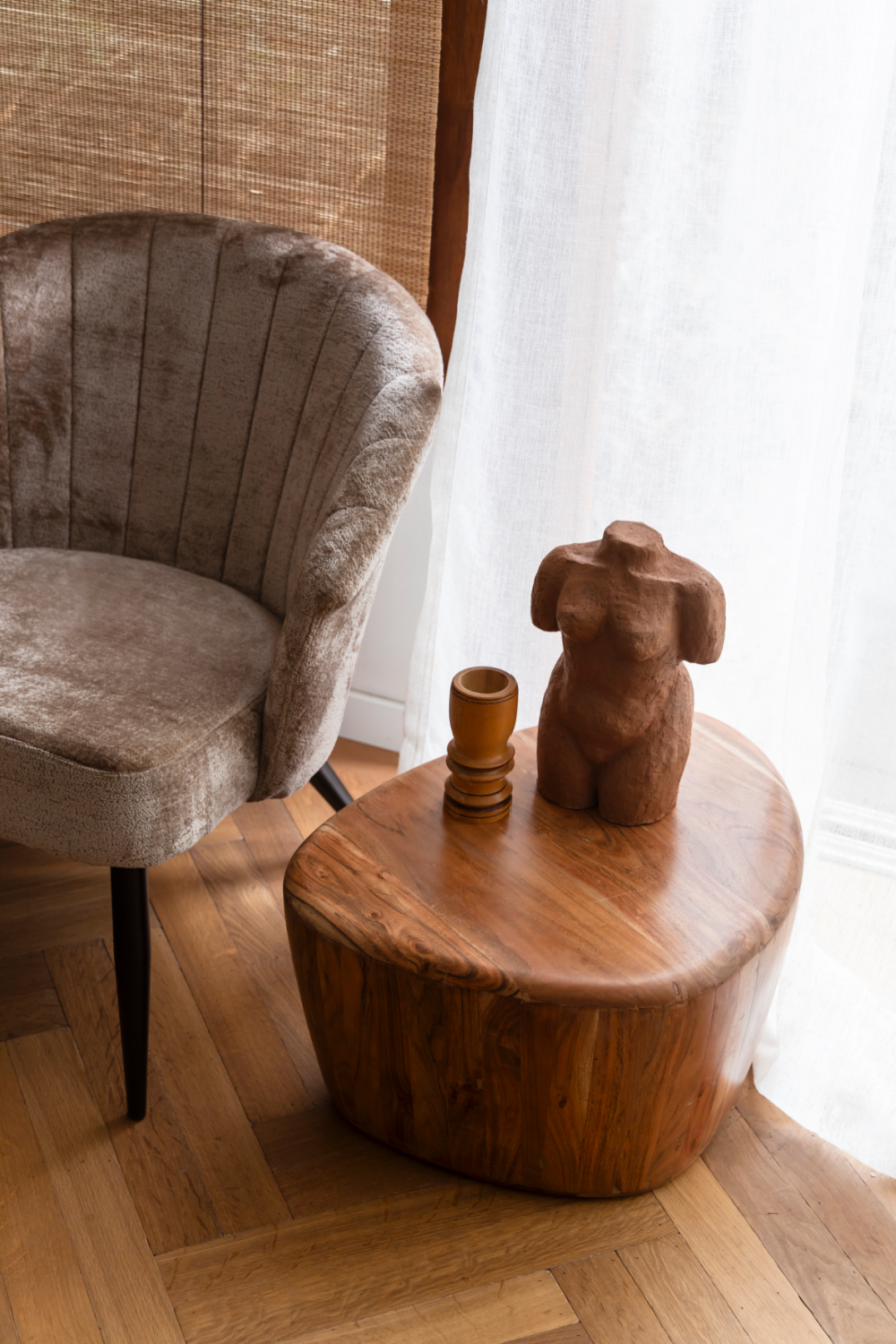 Acacia Modern Coffee Table | Dutchbone Ayla | OROA.com