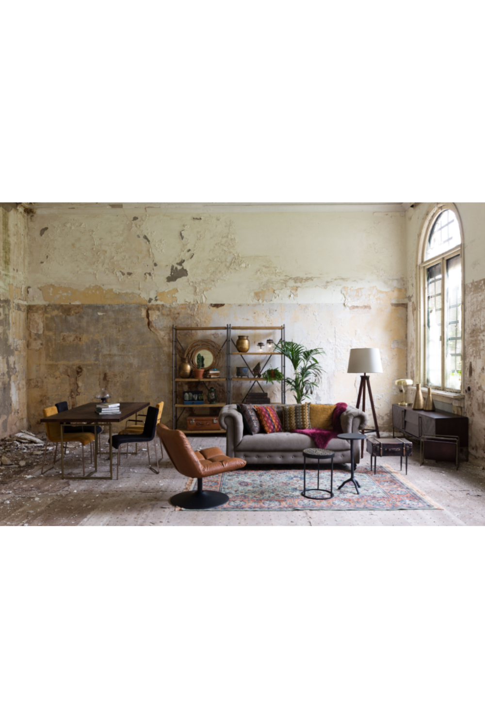 Brown Pedestal Accent Chair | Dutchbone Bar | OROA.com