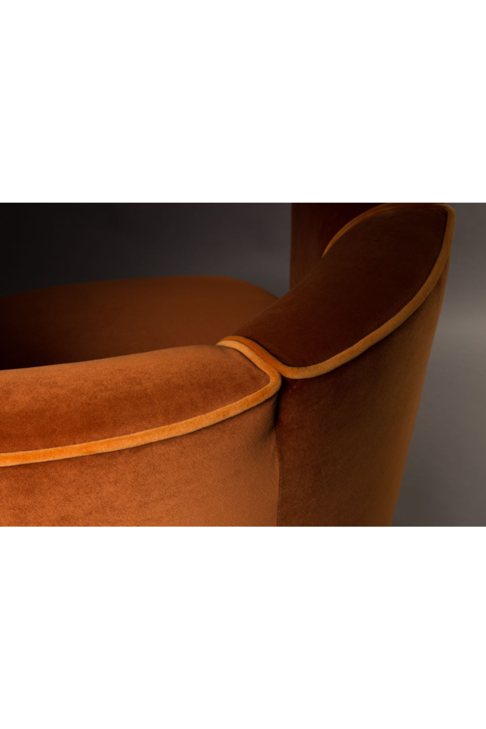 Curved Back Lounge Chair | Dutchbone Flower | Oroa.com