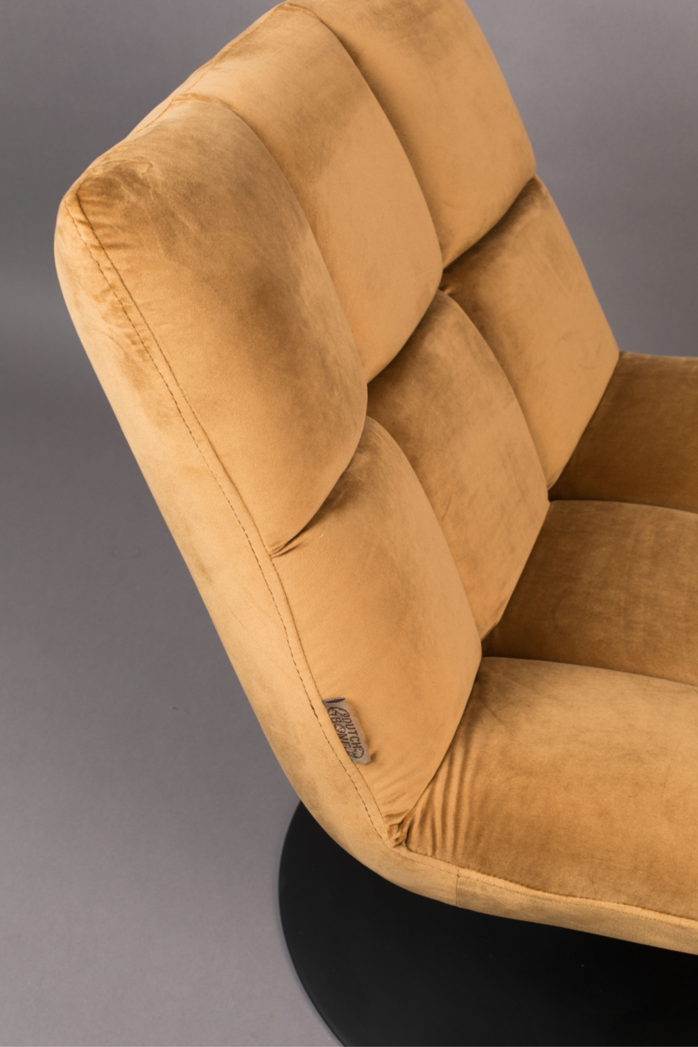 Velvet Pedestal Accent Chair | Dutchbone Bar | Oroa.com