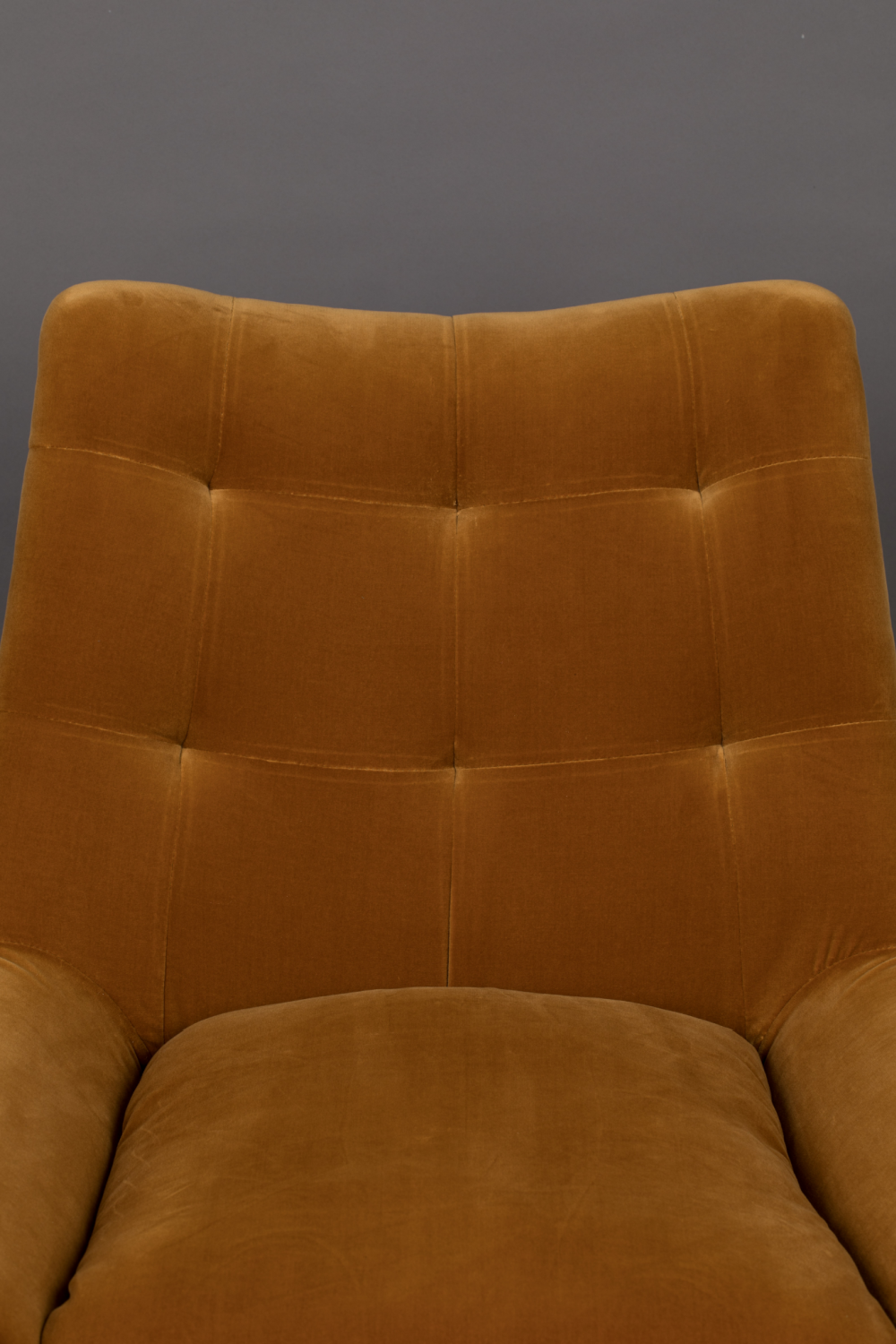 Amber Lounge Chairs | Dutchbone Glodis | OROA.com