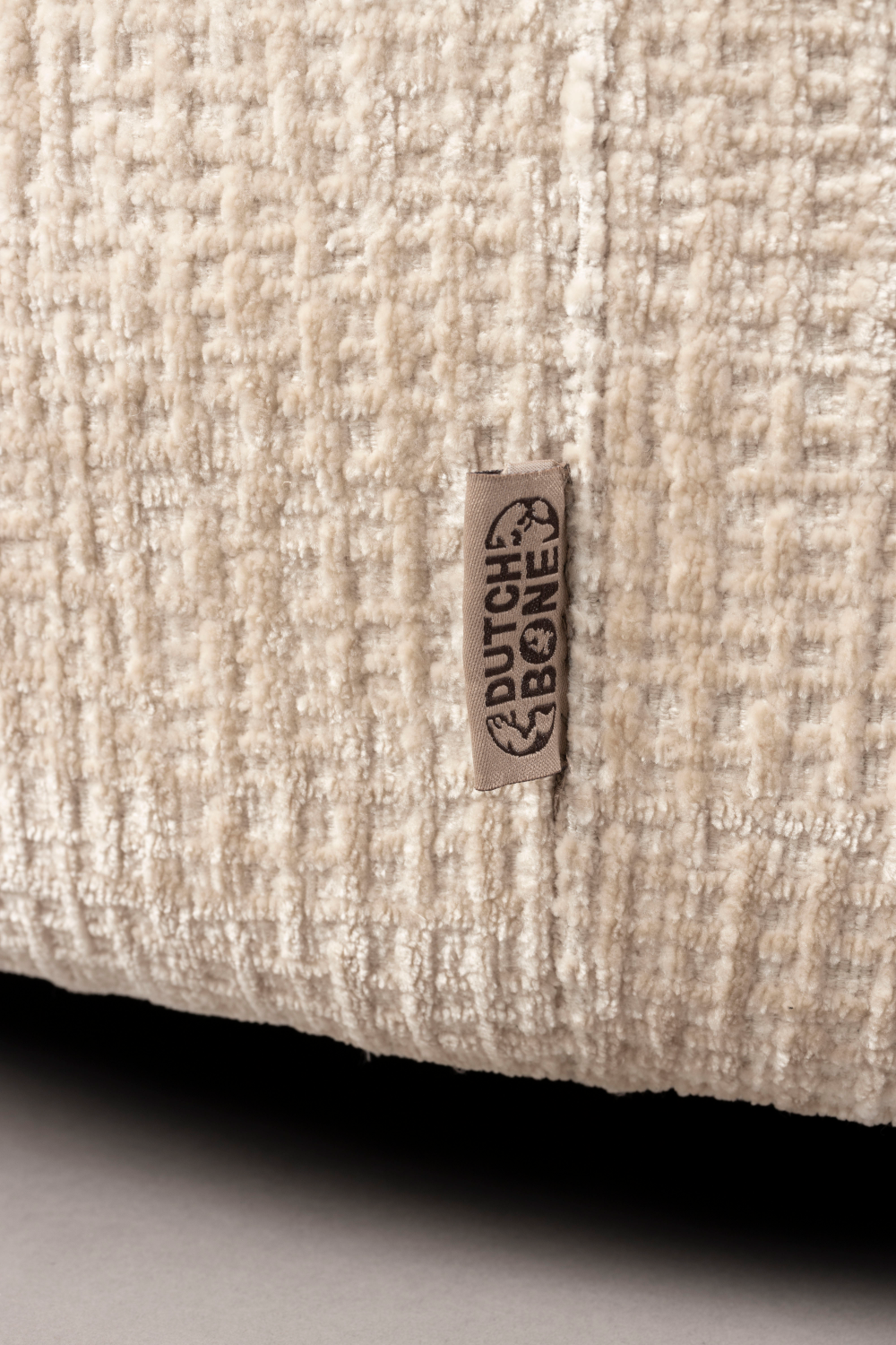 Round Modern Lounge Chair | Dutchbone Tilbury | OROA.com