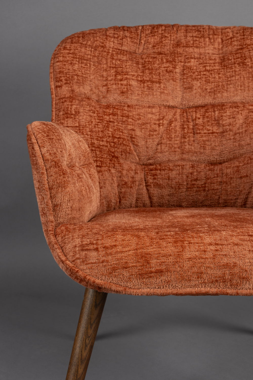 Velvet Vintage Style Lounge Chair | Dutchbone Lenn | OROA.com