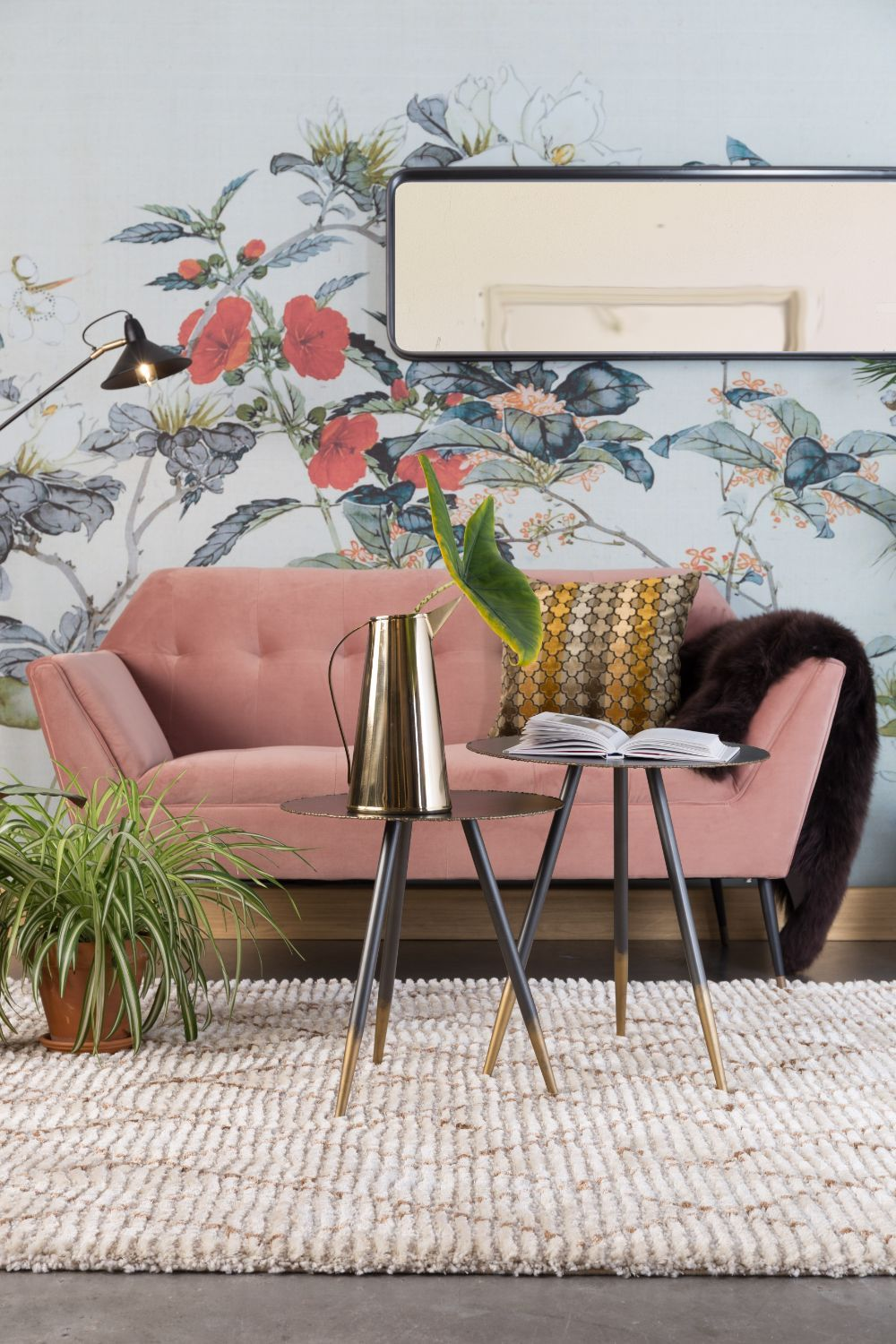 Pink Velvet 2-Seater Sofa | Dutchbone Kate | DutchFurniture.com