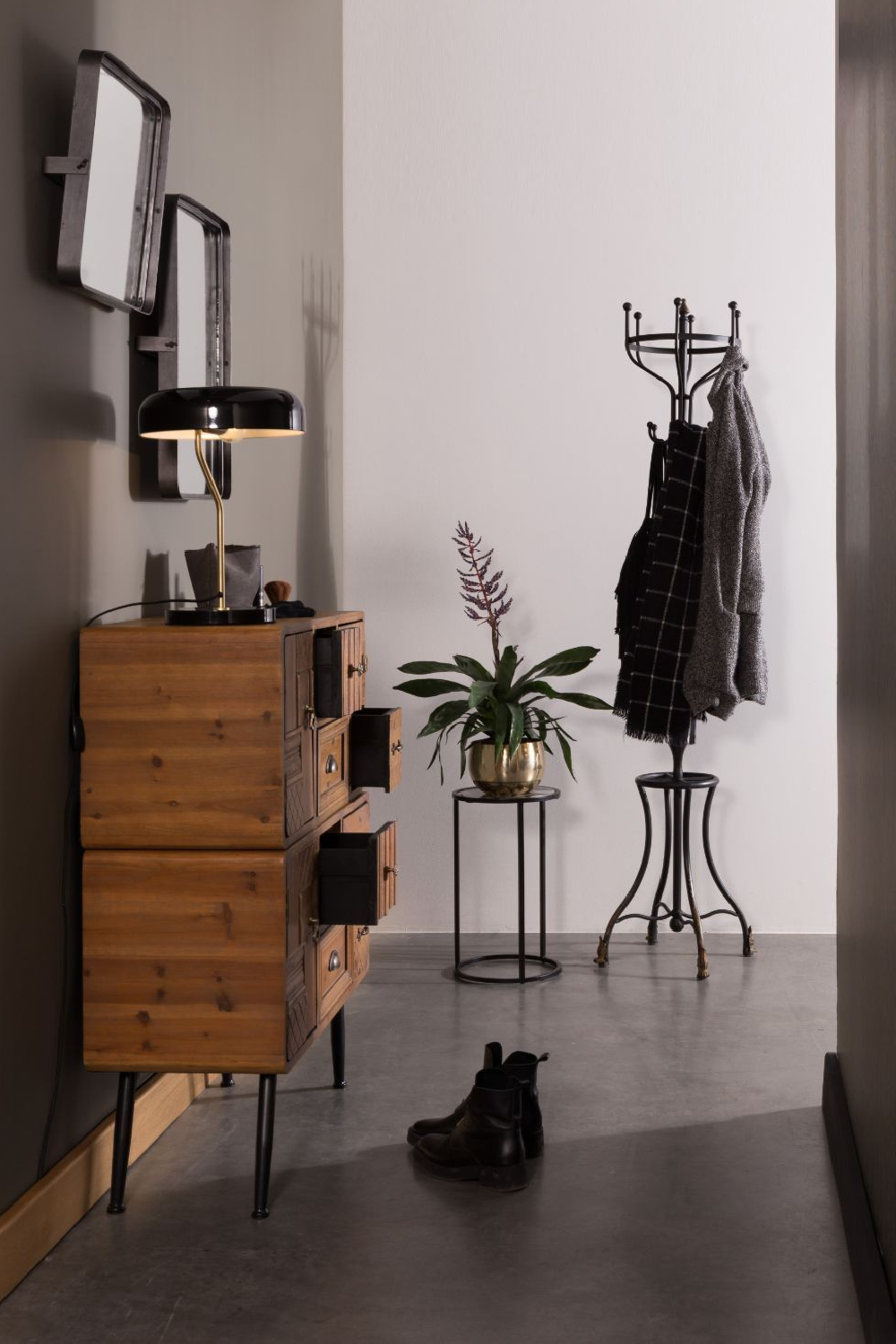 Iron Table Lamp | Dutchbone Eclipse | Oroa.com