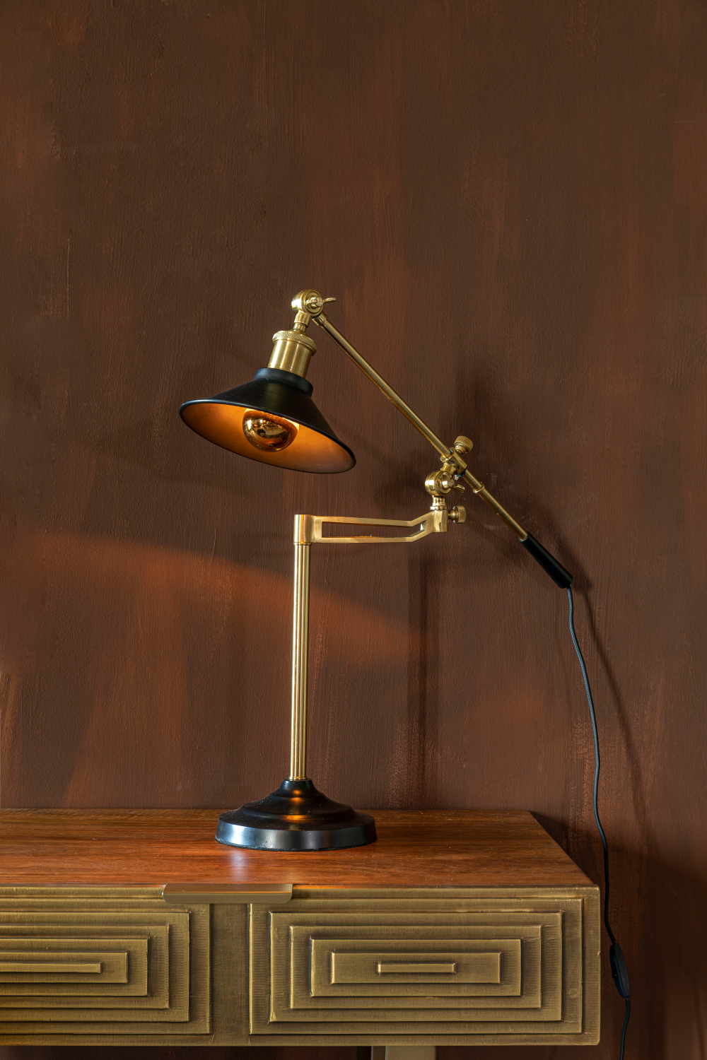 Modern Classic Desk Lamp | Dutchbone Penelope | OROA.com