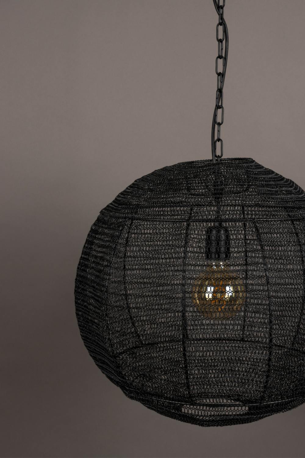 Round Black Pendant Lamp | Dutchbone Meezan | Oroatrade.com