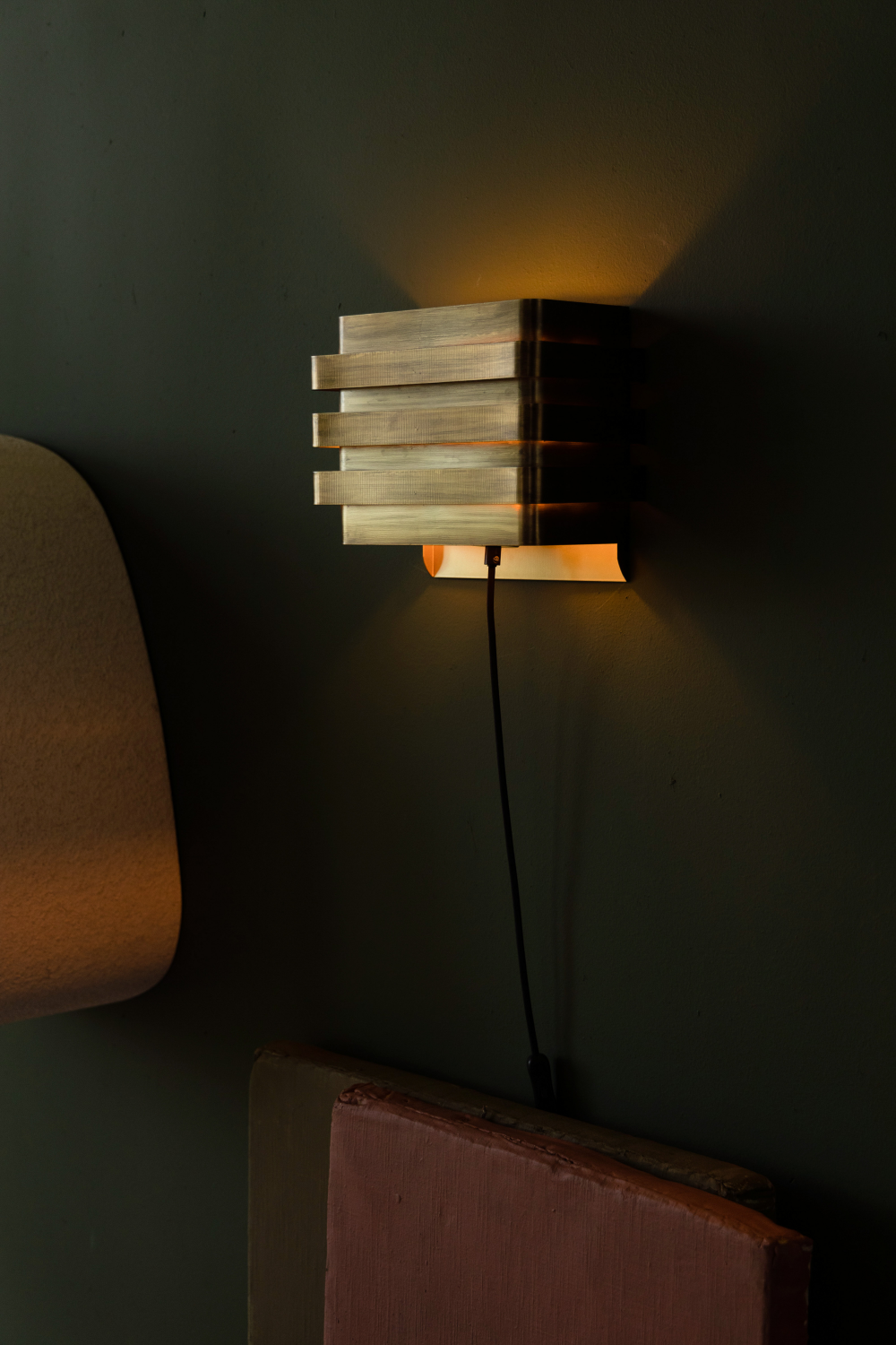 Modern Wall Lamp | Dutchbone Dumont | OROA.com