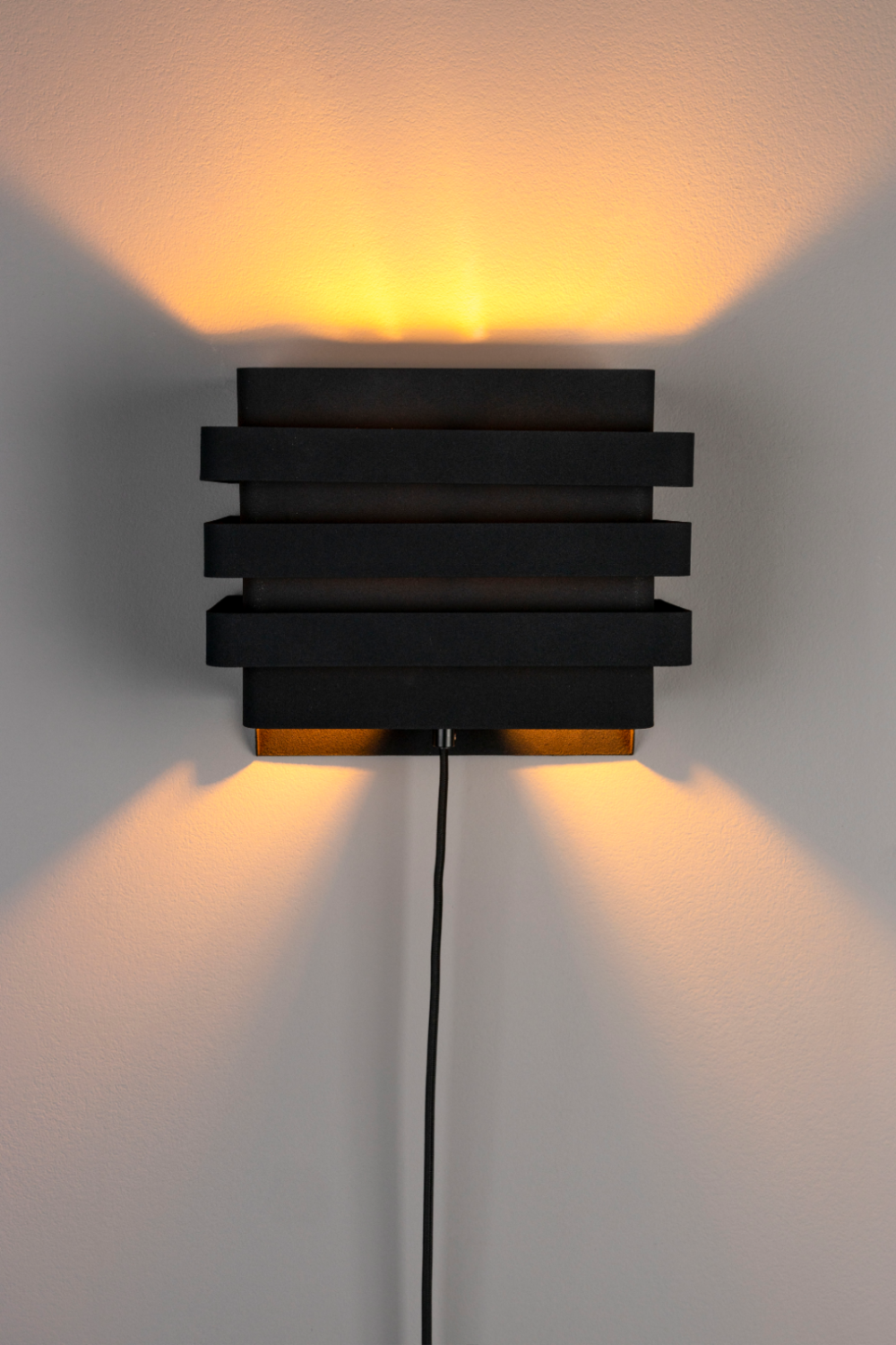 Modern Wall Lamp | Dutchbone Dumont | OROA.com
