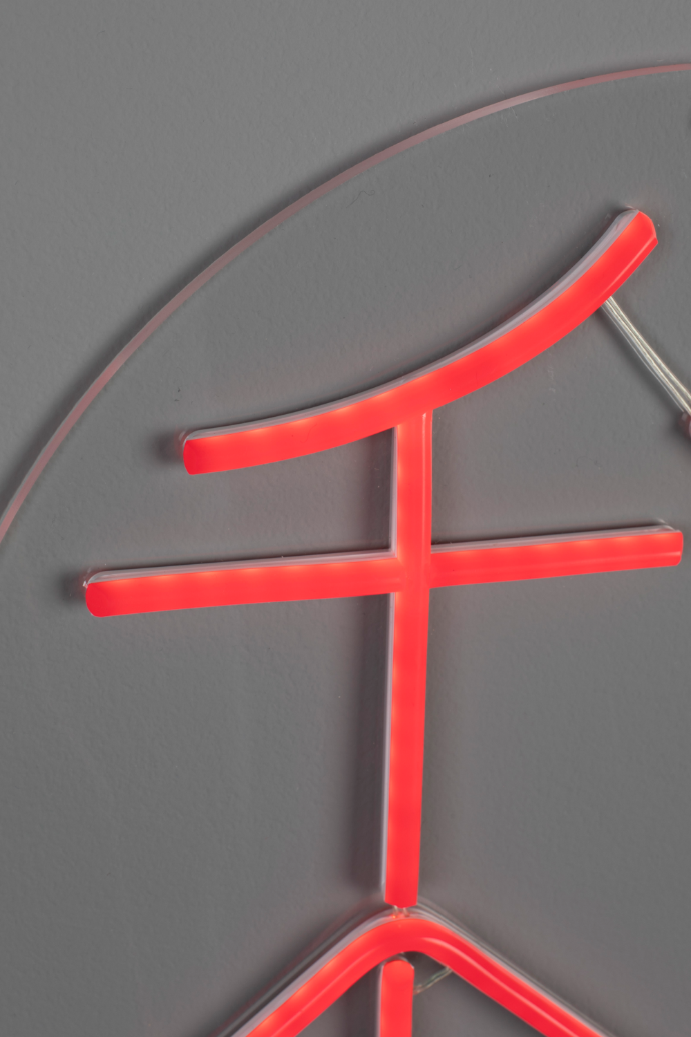 Neon Wall Light | Dutchbone Sya | OROA.com