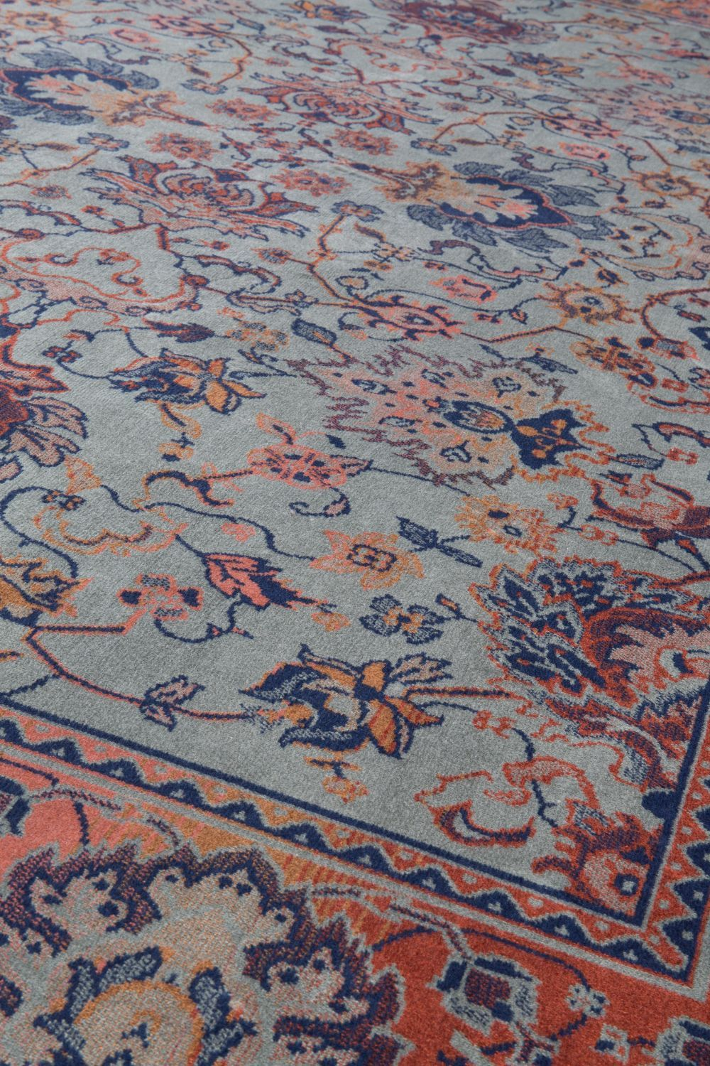 Vintage Style Viscose Carpet 5'7" x 8' | Dutchbone Bid | Oroa.com