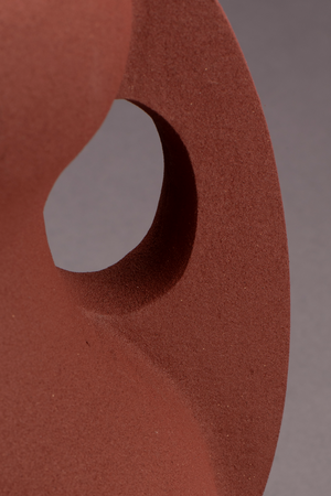 Red Aluminum Vase M | Dutchbone Thiago | OROA.com