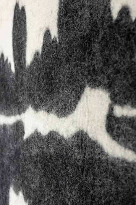 Monochrome Felt Wall Art | Dutchbone Samudra | OROA.com