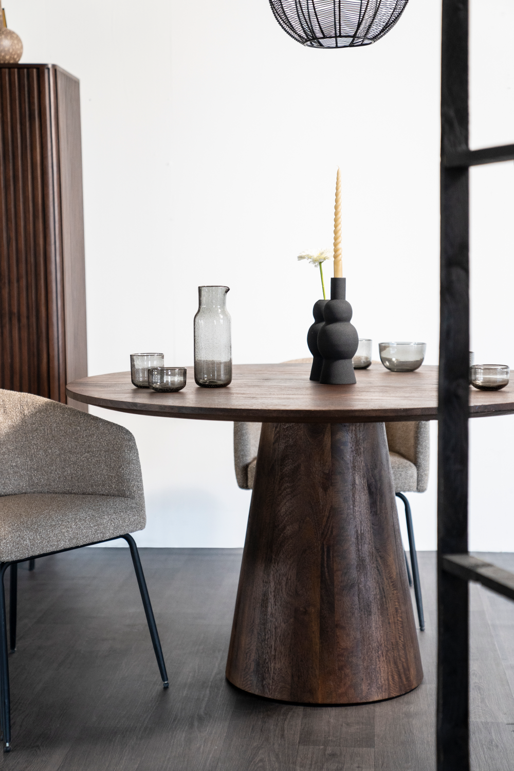 Wooden Pedestal Dining Table | Eleonora Aron | OROA.com