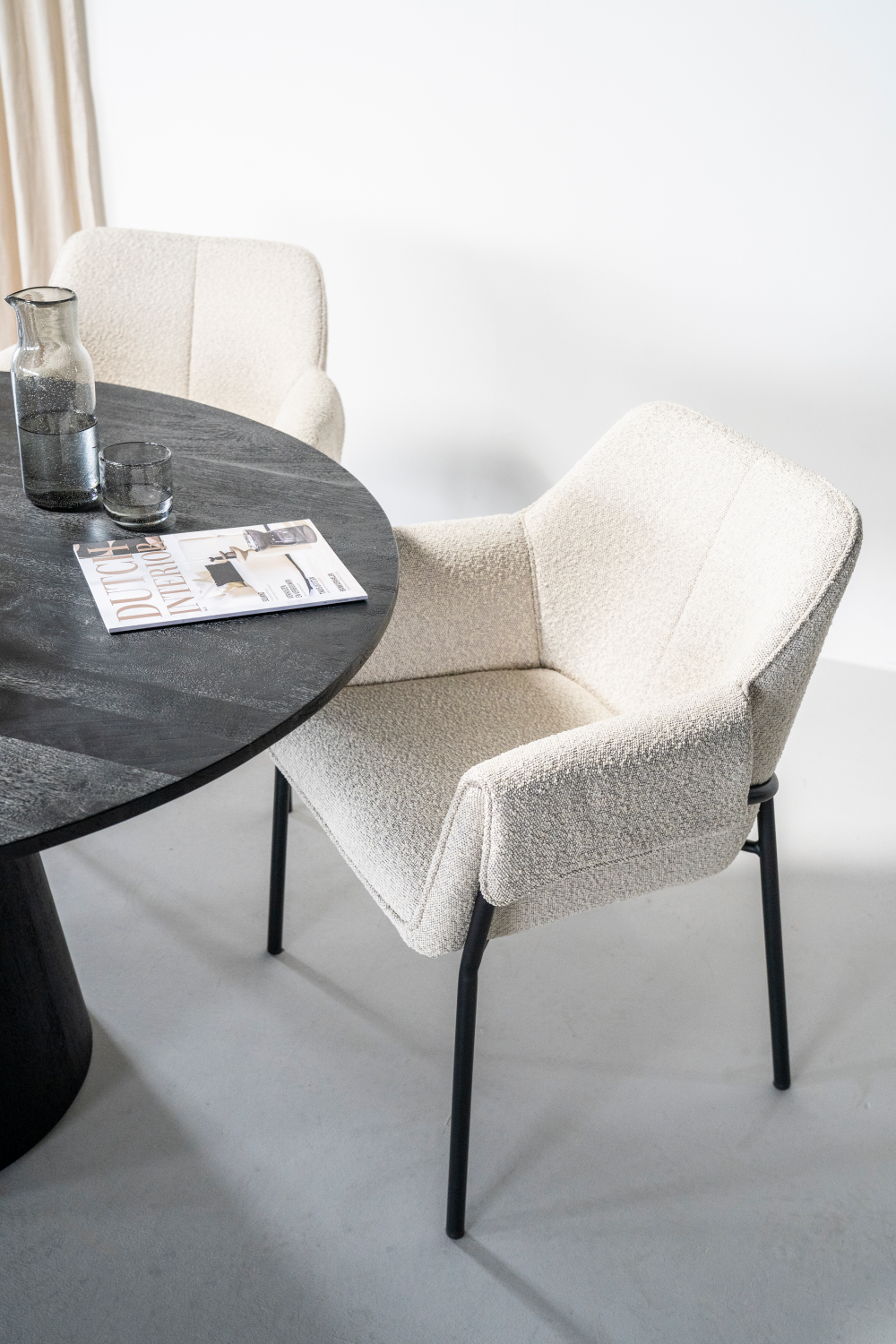 Wooden Pedestal Dining Table | Eleonora Aron | OROA.com