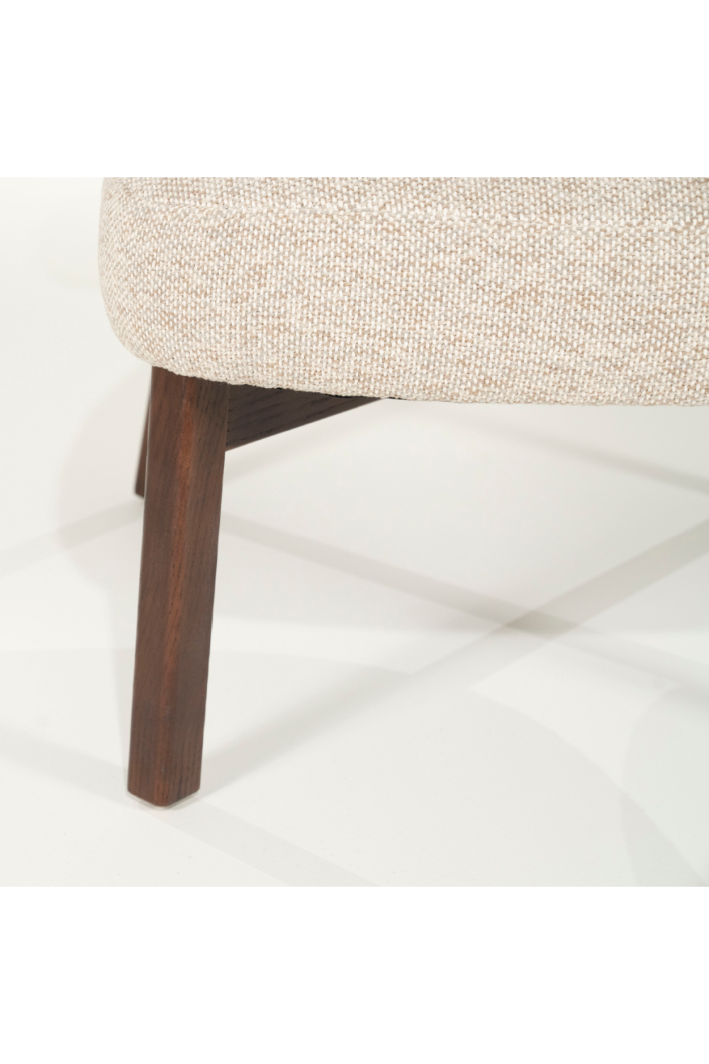 Brown Oak Accent Chair | Eleonora Mikky | OROA.com
